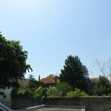 Apartman Le Voltaire *