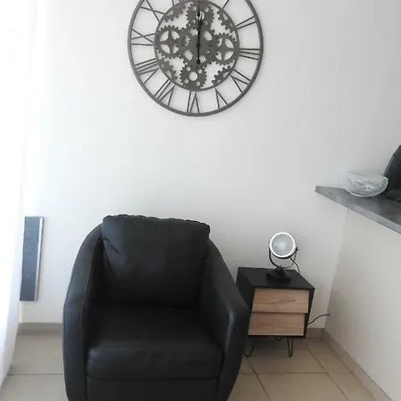 Le Voltaire Apartman *