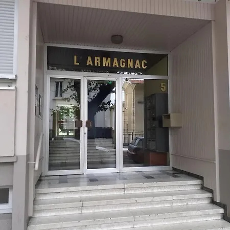 Le Voltaire Apartman *